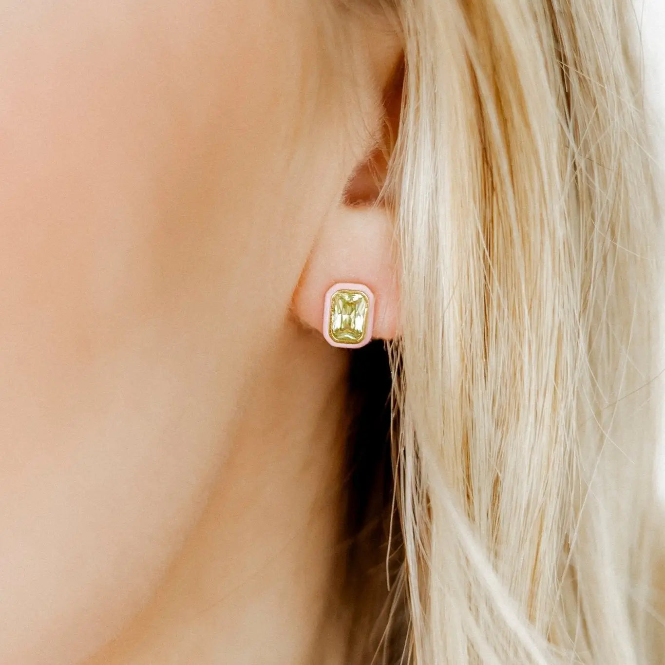 Screwback Stud - Whitney Pink Apple