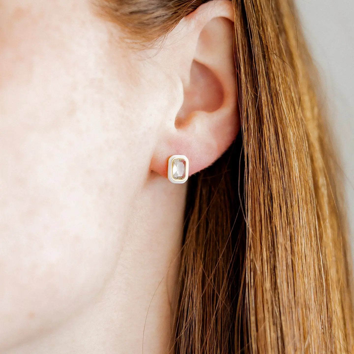 Screwback Stud - Whitney White Marshmellow
