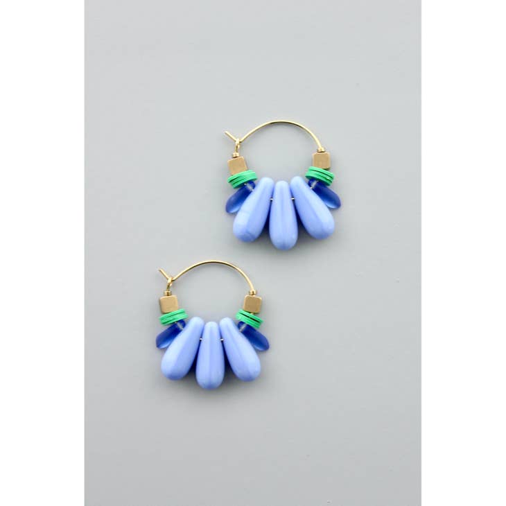 Load image into Gallery viewer, lavender glass and green hoop earrings
